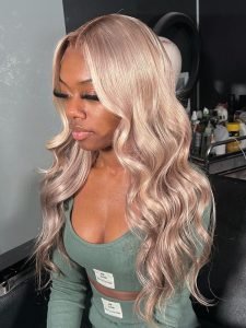 Milk Tea Brown Wig 13*4 Transparent Lace Wig with Blonde Highlights - Image 5