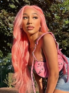 Pink Color Wig Light Pink Body Wave Transparent Lace Wigs With Natural Hairline - Image 3