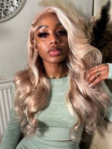 Milk Tea Brown Wig 13*4 Transparent Lace Wig with Blonde Highlights - Image 6