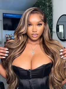 Black Wig With Honey Blonde Highlights Body Wave Lace Frontal Wigs With Balayage Highlights - Image 2